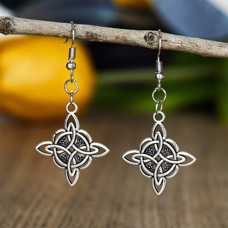 CELTIC KNOT CHARM